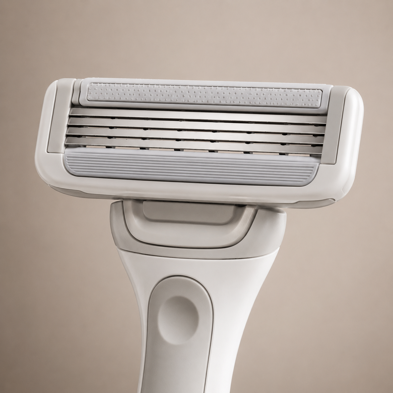 Disposable cartridge razor